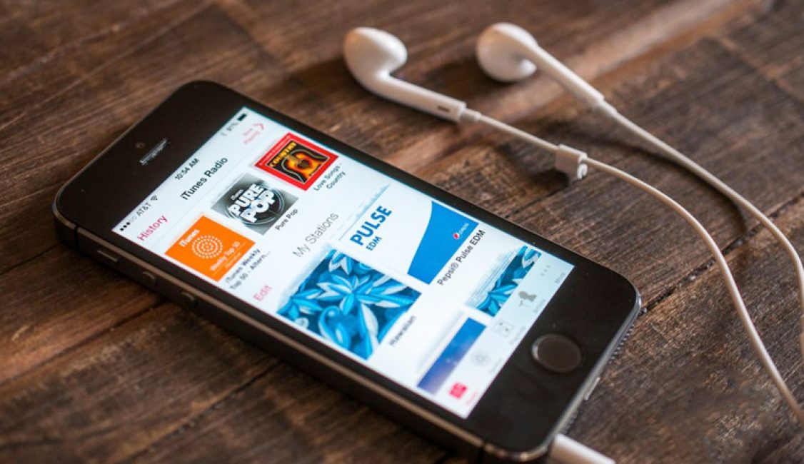 Слухати музику на Айфон   Особливо, коли немає можливості підключитися до інтернету