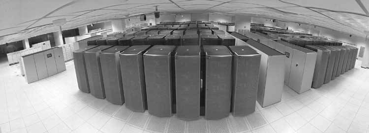 На фото нижче всі ці серверні стійки і є IBM ASCI While